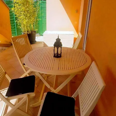 Niko Apartment *